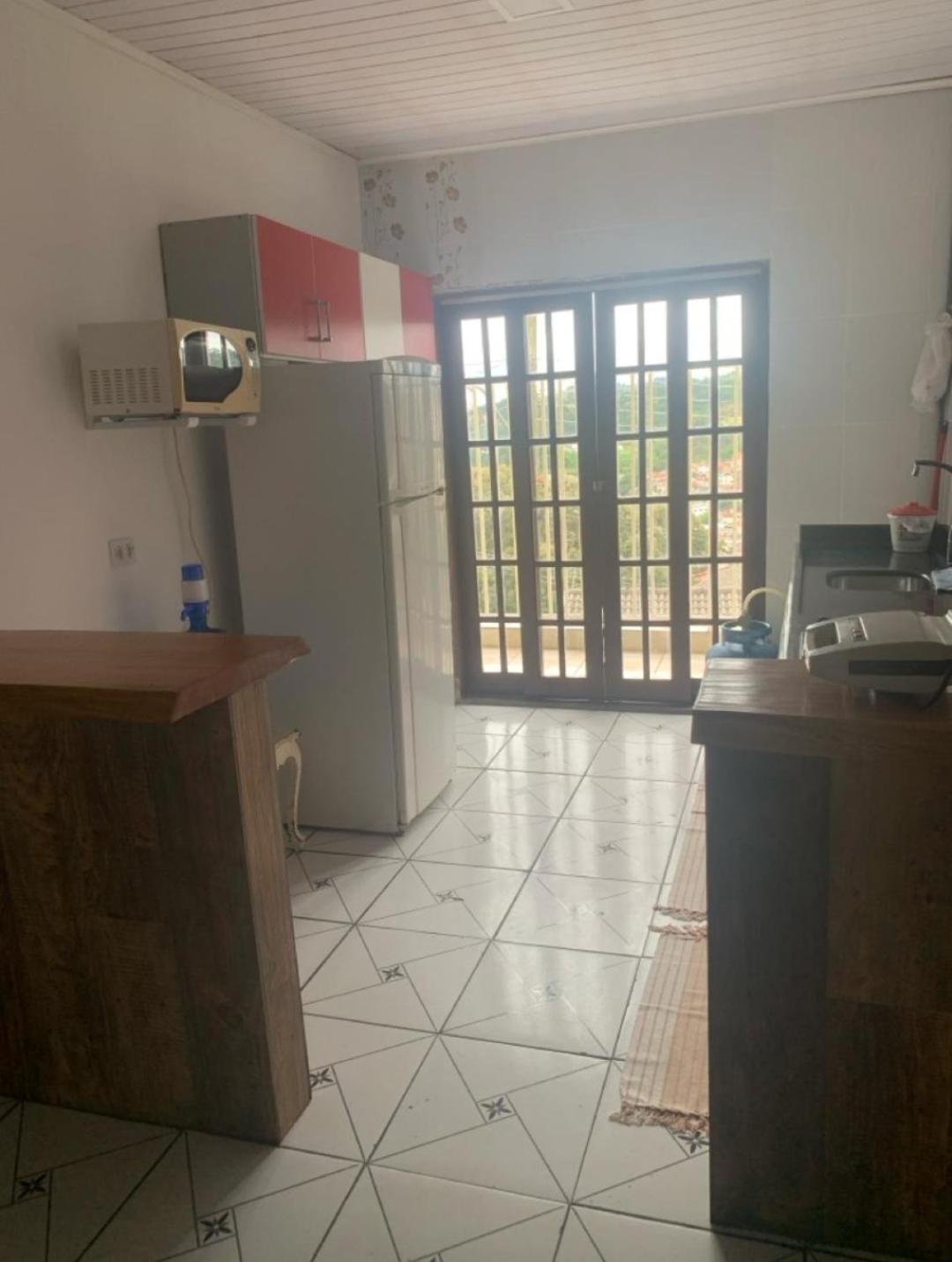 My Yellow House/ Em Apartamento *